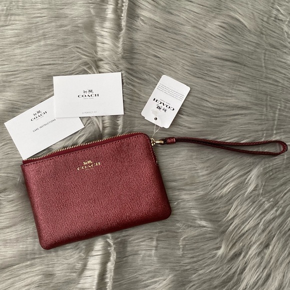 Coach Crossgrain Corner Zip Leather Wristlet - Picture 3 of 3